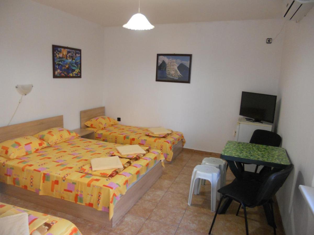 "Agatopolis"- Подсигурено Безплатно Паркиране Hotel Ahtopol Eksteriør billede