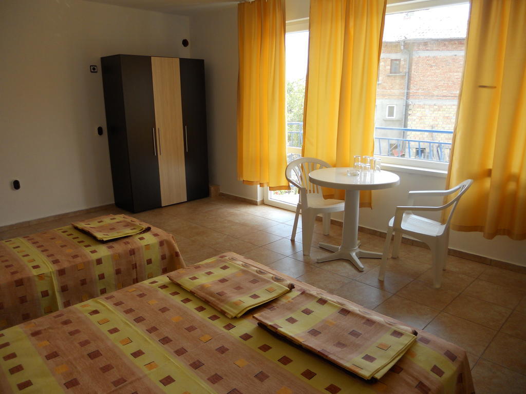 "Agatopolis"- Подсигурено Безплатно Паркиране Hotel Ahtopol Eksteriør billede